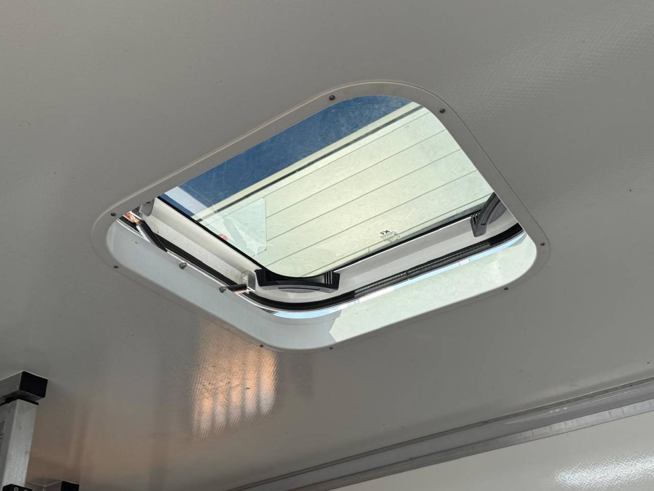 Kleine paardenvrachtwagen (B rijbewijs) Krismar MASTER THEAULT 3 PLACES 2021 Tweedehands