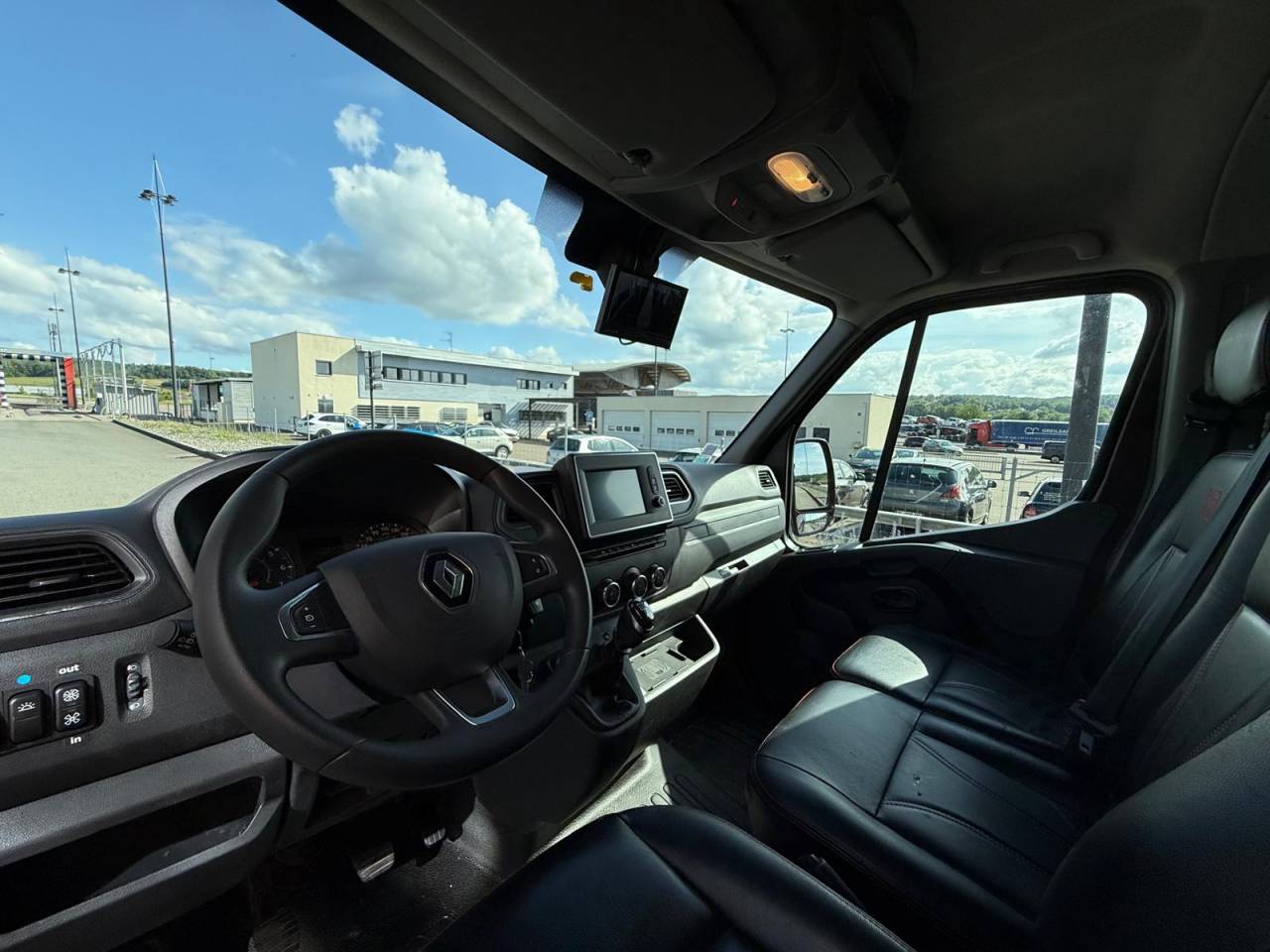 Kleine paardenvrachtwagen (B rijbewijs) Krismar MASTER THEAULT 3 PLACES 2021 Tweedehands