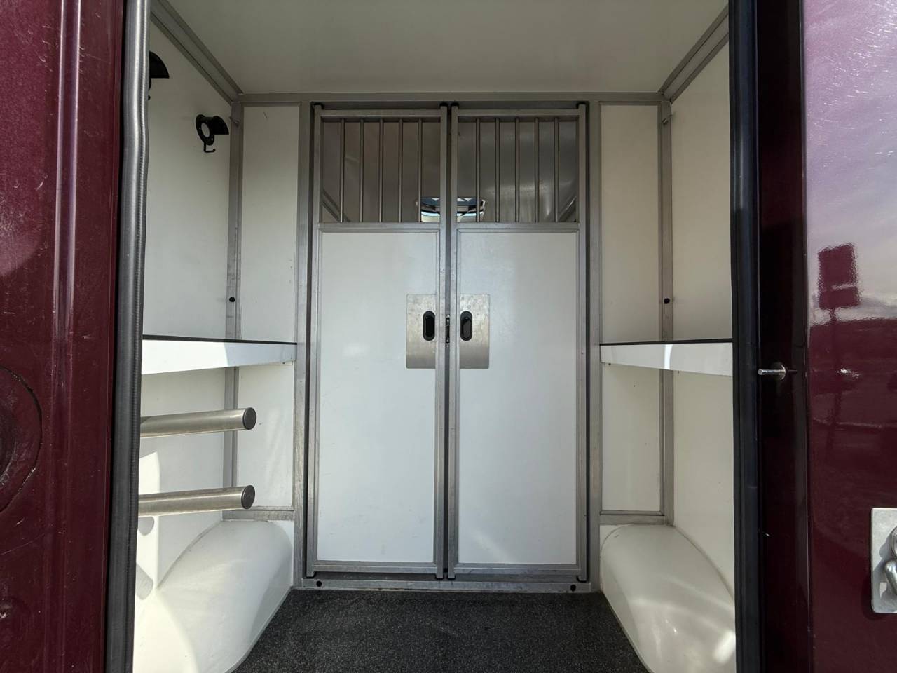 Kleine paardenvrachtwagen (B rijbewijs) Krismar MASTER THEAULT 3 PLACES 2021 Tweedehands