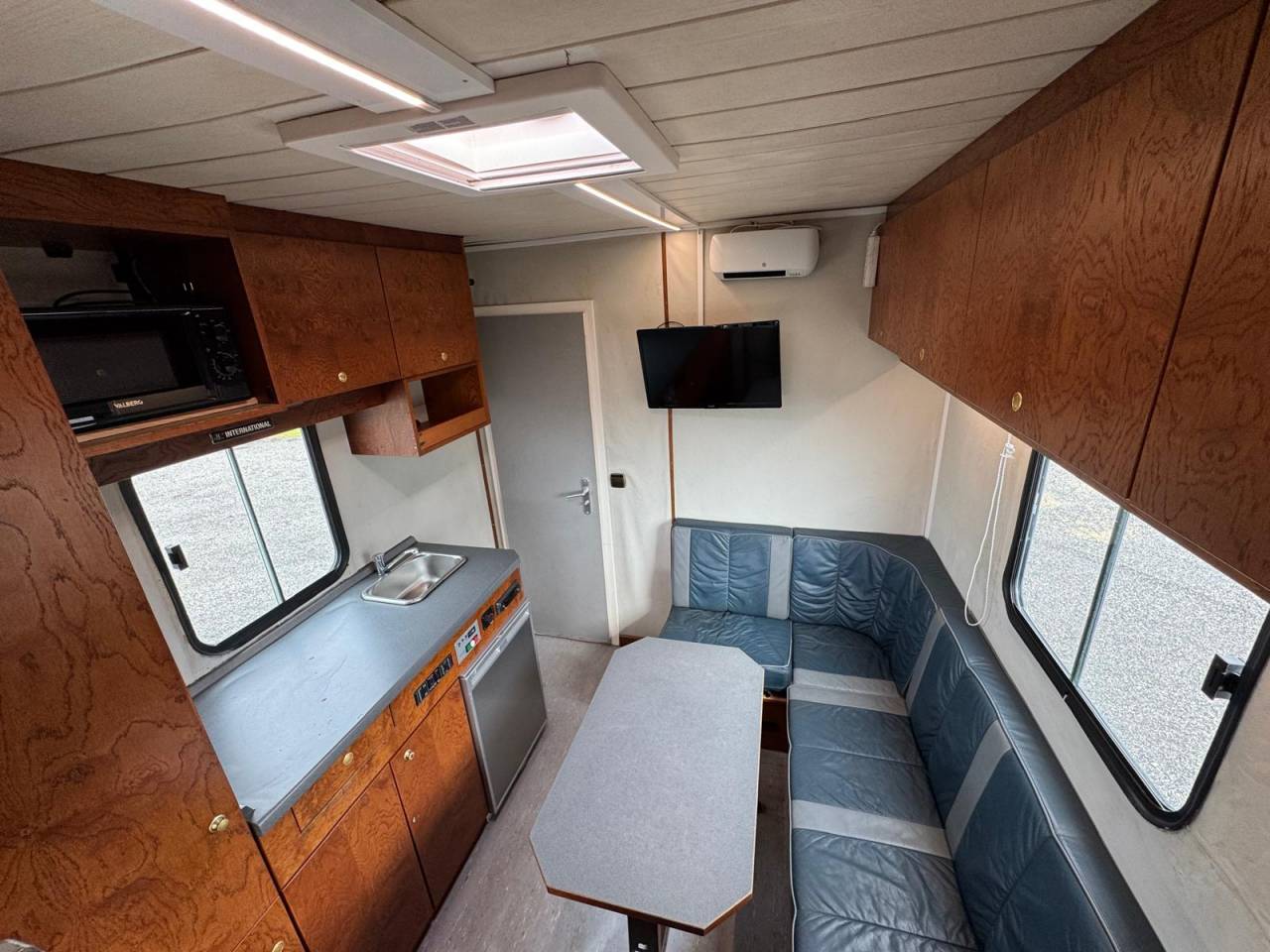 Zware paardenvrachtwagen (groot rijbewijs) Mercedes MERCEDES 2000 Tweedehands