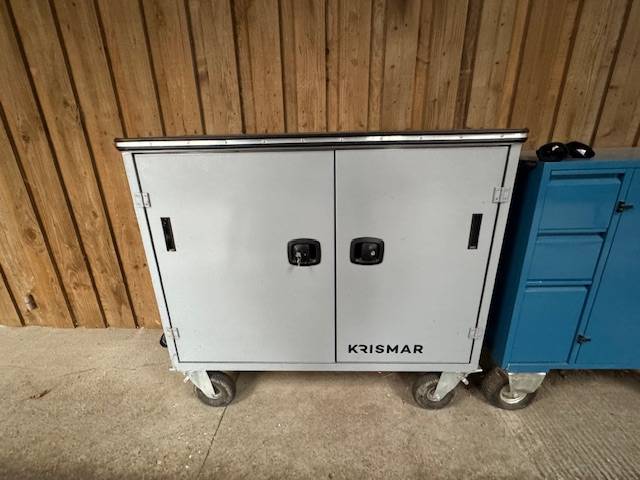 Zware paardenvrachtwagen (groot rijbewijs) Krismar MERCEDES 2021 Tweedehands