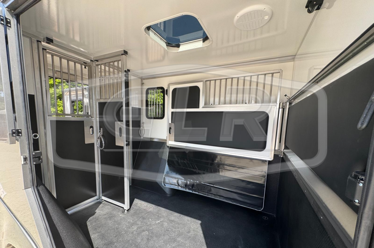 Kleine paardenvrachtwagen (B rijbewijs) Krismar  2025 Nieuw