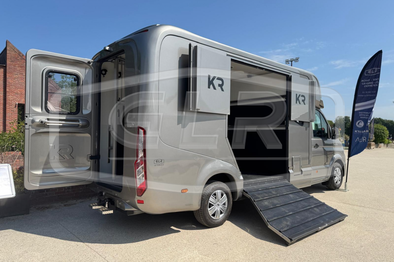 Kleine paardenvrachtwagen (B rijbewijs) Krismar  2025 Nieuw