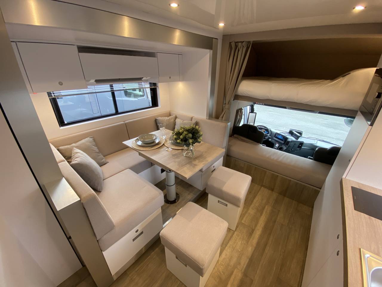 Zware paardenvrachtwagen (groot rijbewijs) AKX  2025 Nieuw