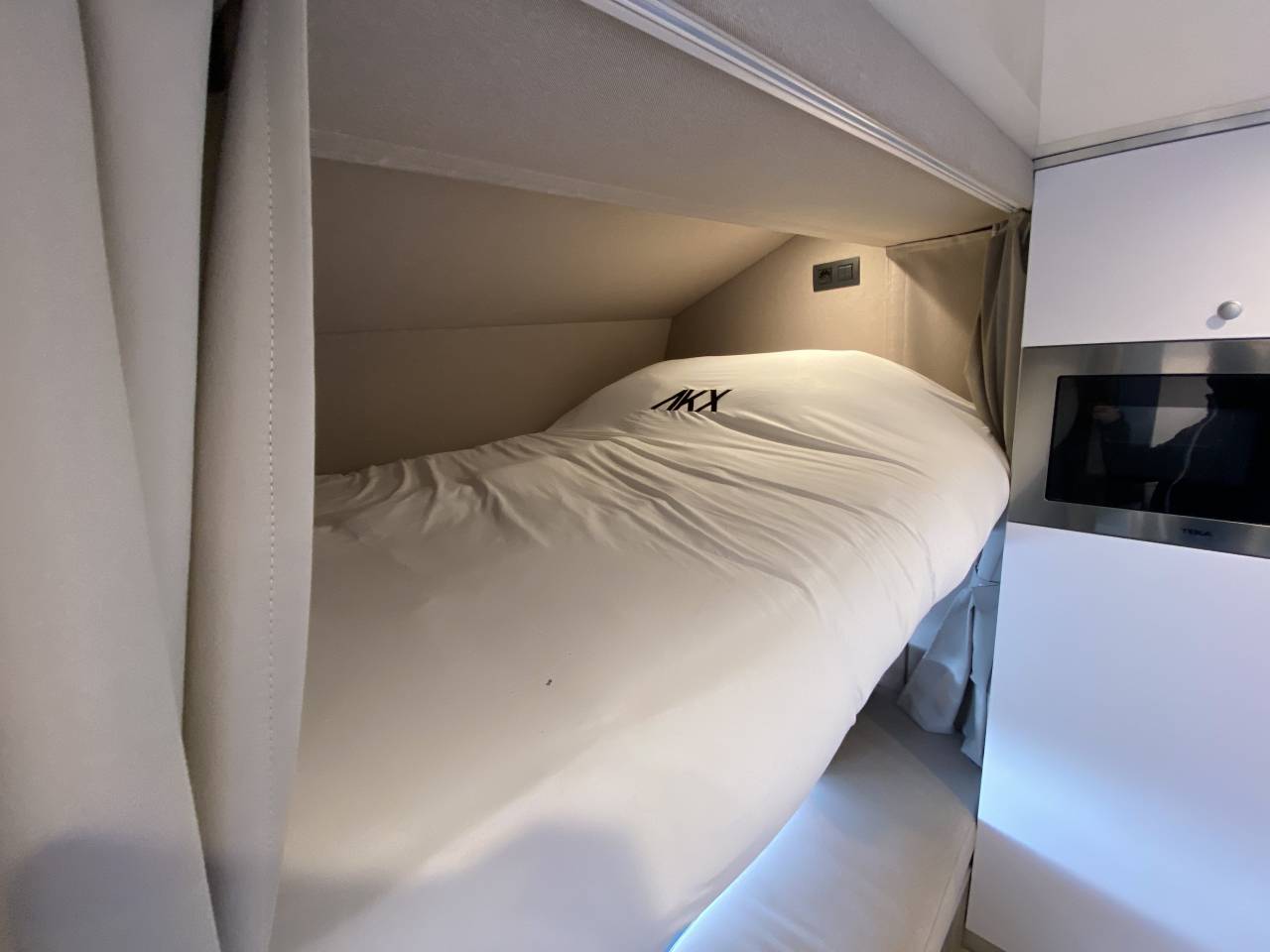 Zware paardenvrachtwagen (groot rijbewijs) AKX  2025 Nieuw