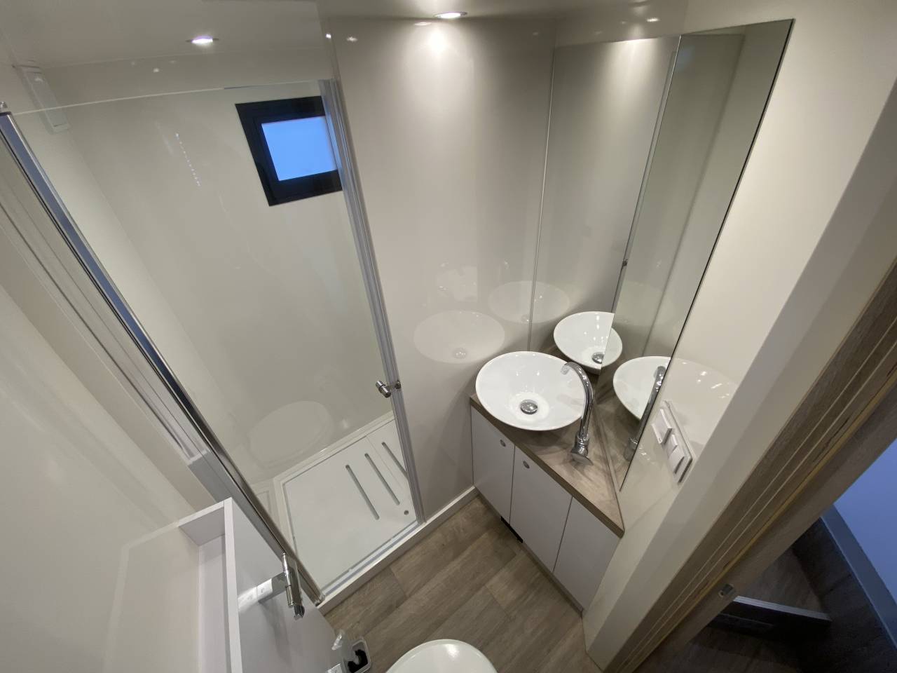 Zware paardenvrachtwagen (groot rijbewijs) AKX  2025 Nieuw