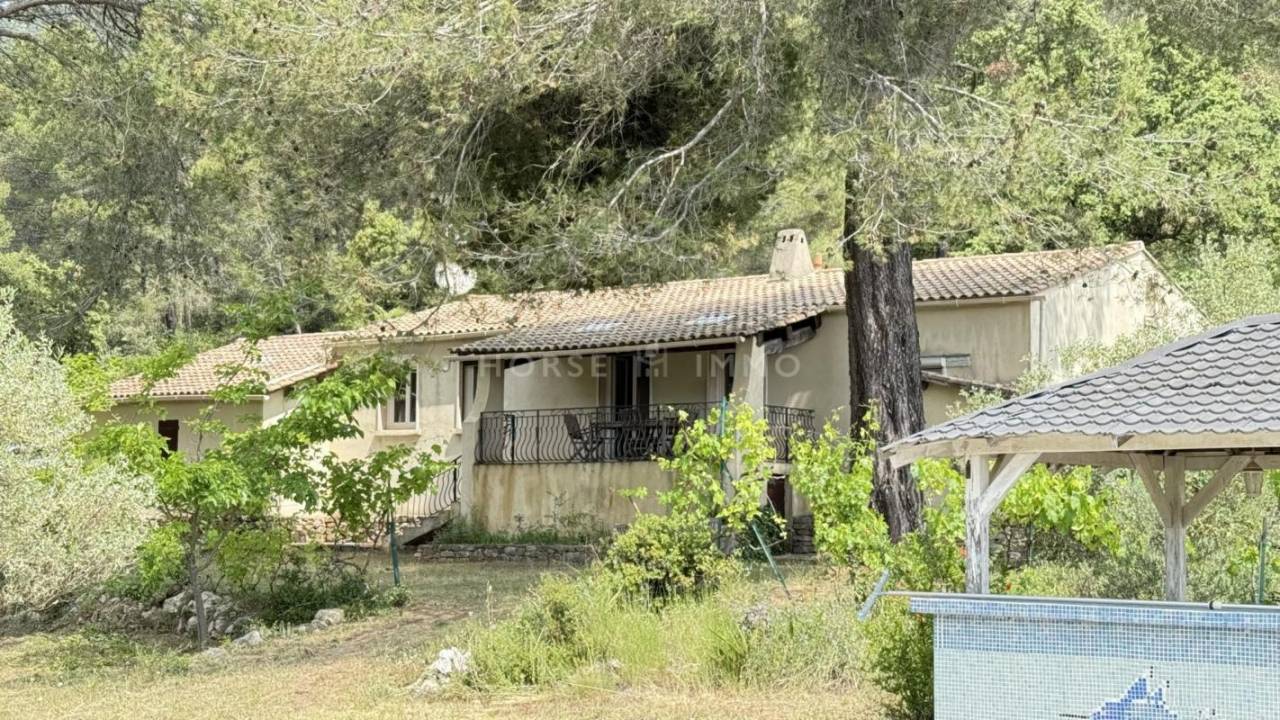 Hippisch vastgoed Koop Var