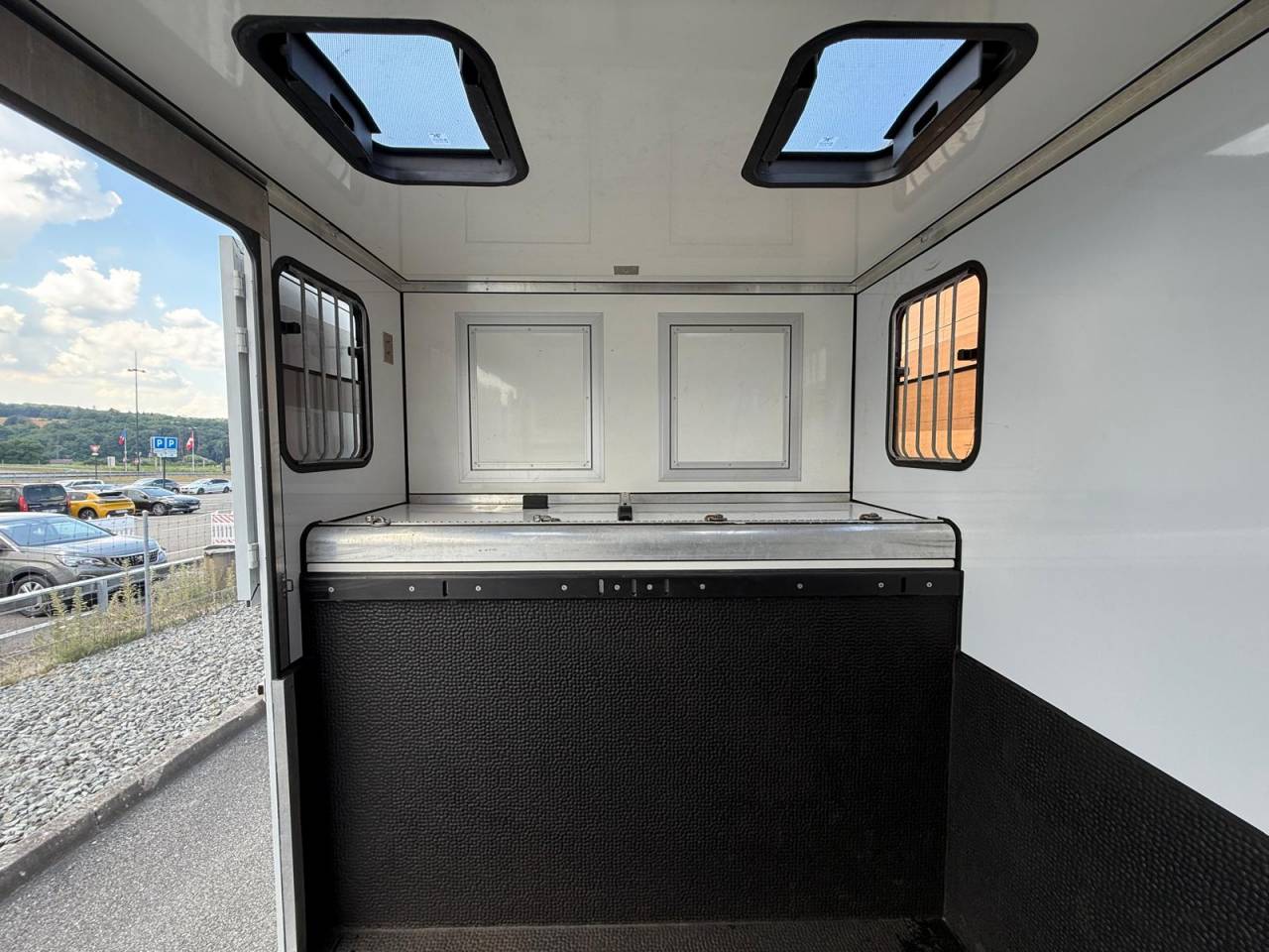 Kleine paardenvrachtwagen (B rijbewijs) Cavalcar NV 400  2021 Tweedehands