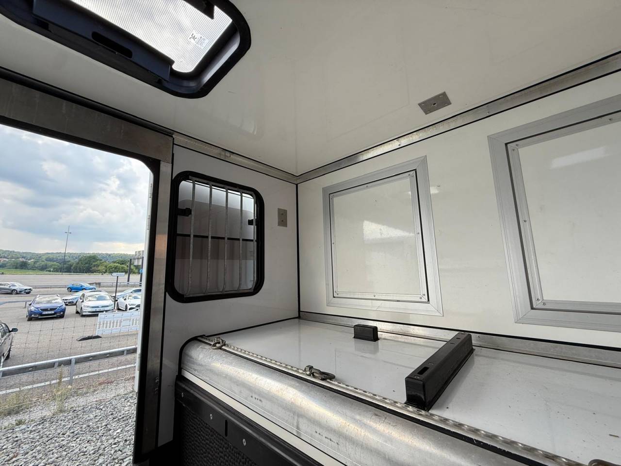 Kleine paardenvrachtwagen (B rijbewijs) Cavalcar NV 400  2021 Tweedehands