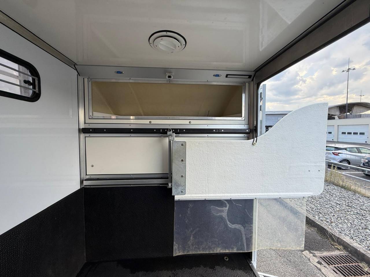 Kleine paardenvrachtwagen (B rijbewijs) Cavalcar NV 400  2021 Tweedehands