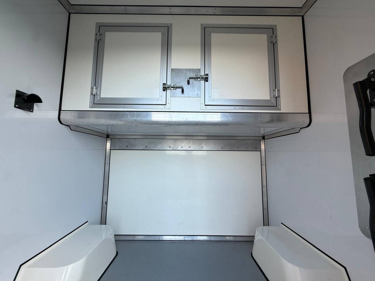 Kleine paardenvrachtwagen (B rijbewijs) Cavalcar NV 400  2021 Tweedehands