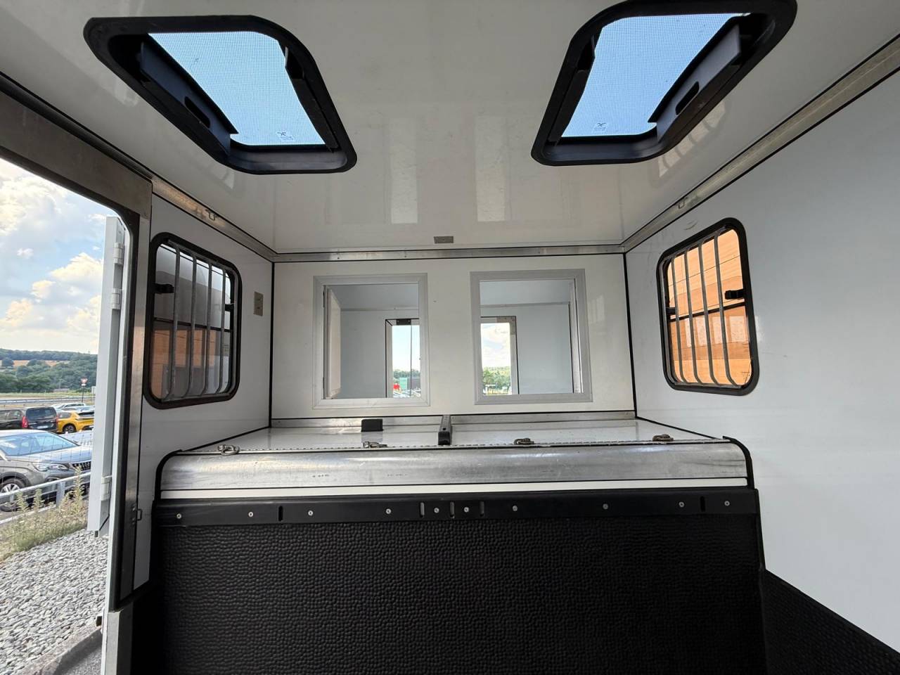 Kleine paardenvrachtwagen (B rijbewijs) Cavalcar NV 400  2021 Tweedehands