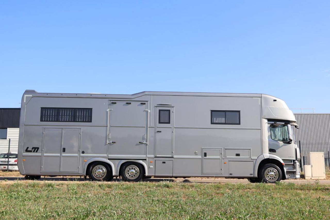 Zware paardenvrachtwagen (groot rijbewijs) AKX MERCEDES-ACTROS 2018 Tweedehands