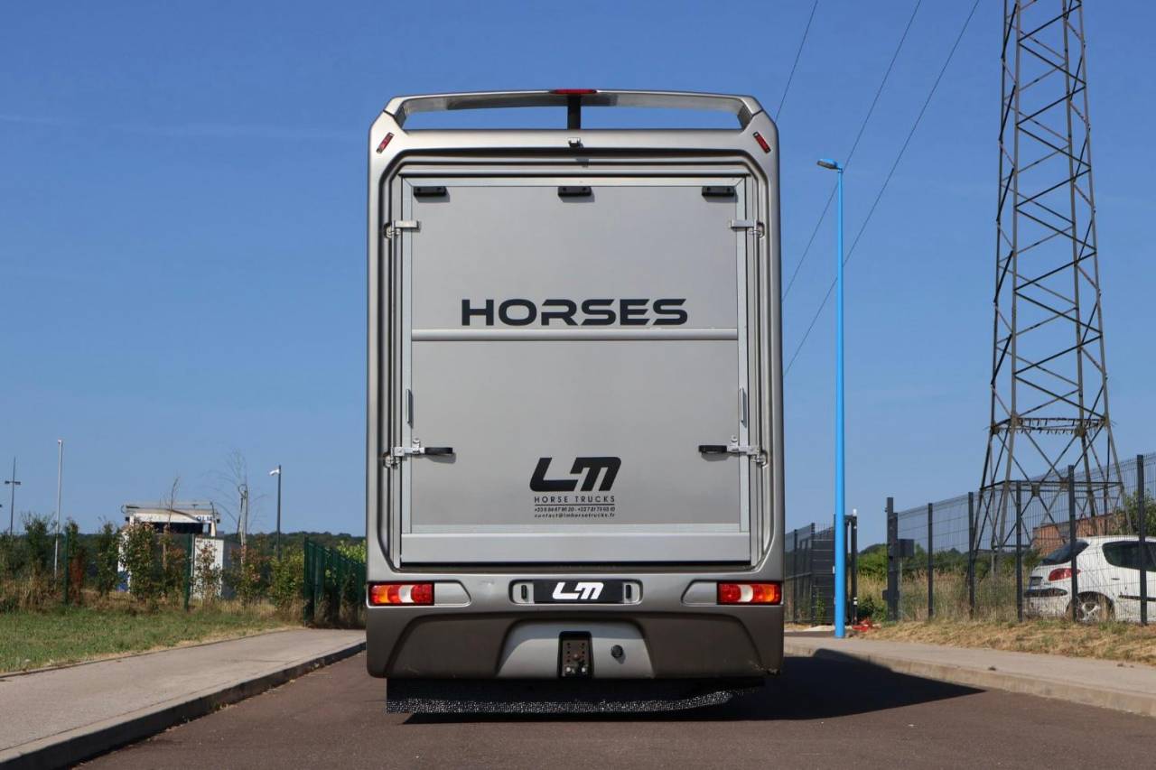 Zware paardenvrachtwagen (groot rijbewijs) AKX MERCEDES-ACTROS 2018 Tweedehands