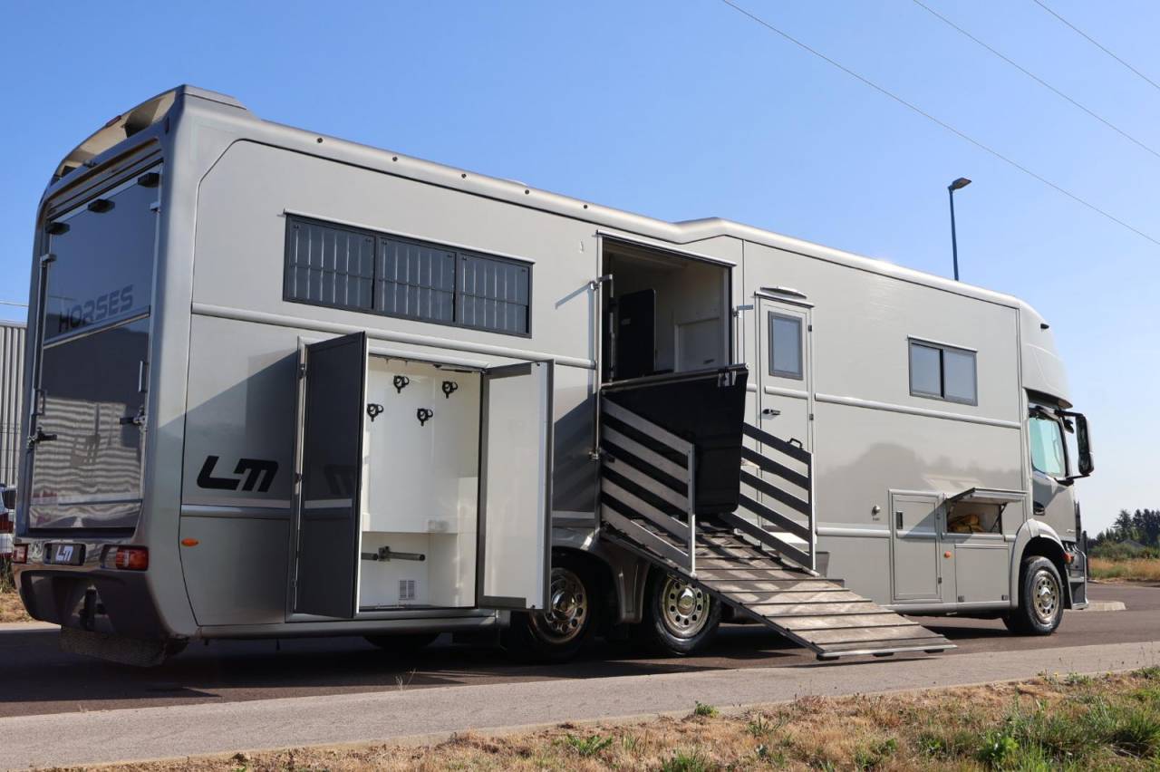 Zware paardenvrachtwagen (groot rijbewijs) AKX MERCEDES-ACTROS 2018 Tweedehands