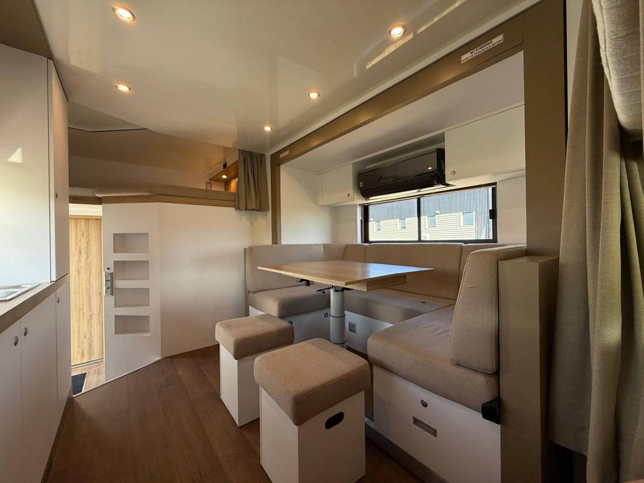 Zware paardenvrachtwagen (groot rijbewijs) AKX MERCEDES-ACTROS 2018 Tweedehands