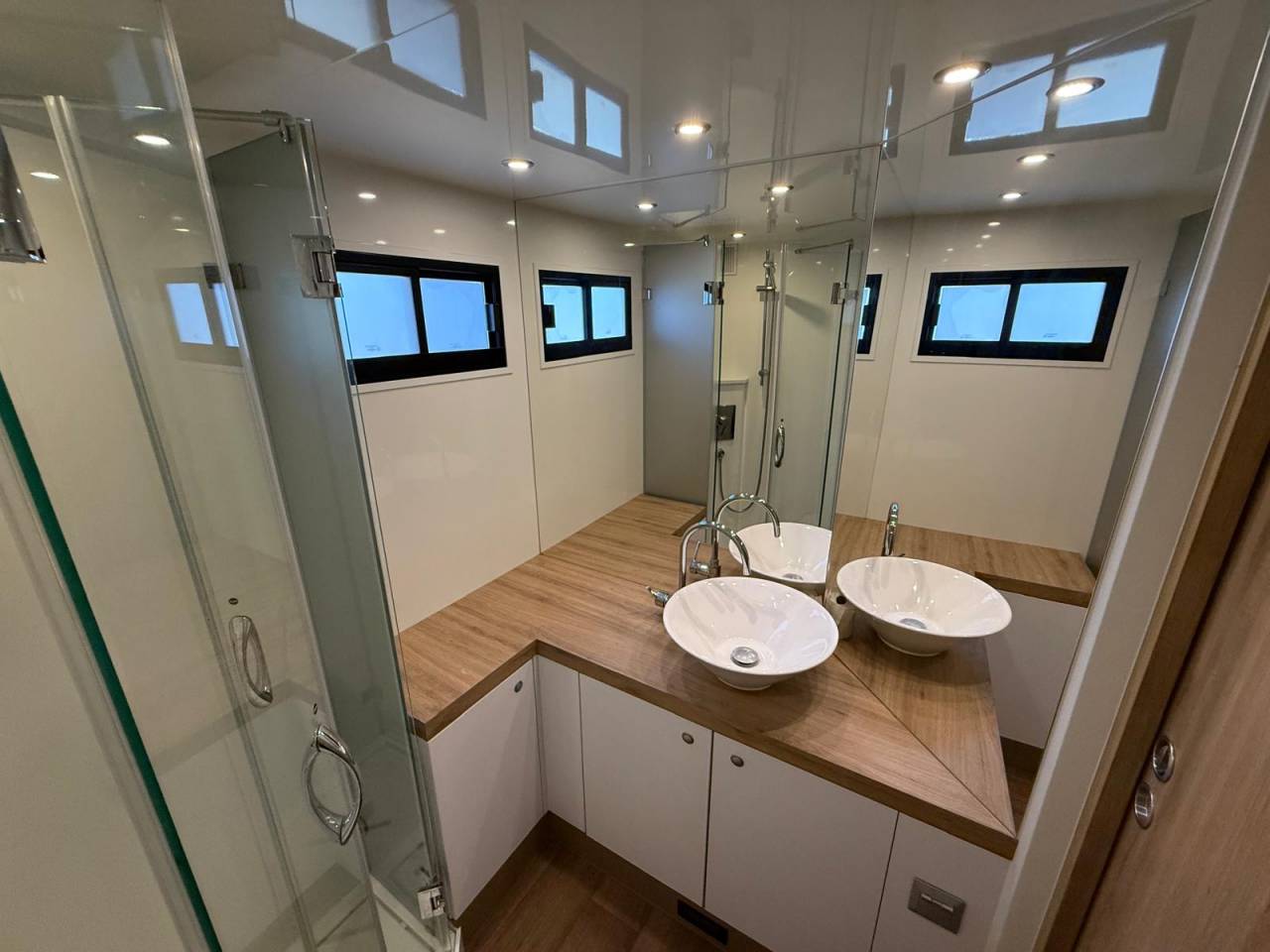 Zware paardenvrachtwagen (groot rijbewijs) AKX MERCEDES-ACTROS 2018 Tweedehands