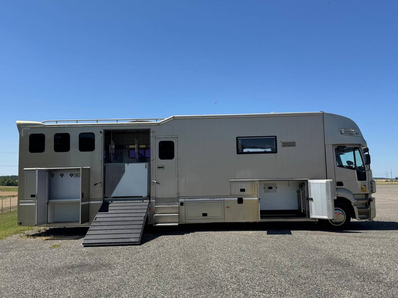 Zware paardenvrachtwagen (groot rijbewijs) Iveco STX 2007 Tweedehands