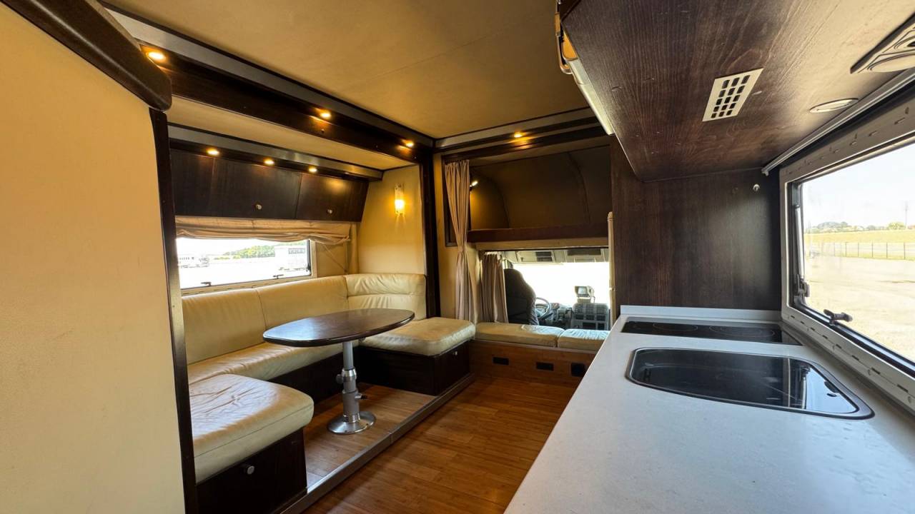 Zware paardenvrachtwagen (groot rijbewijs) Iveco STX 2007 Tweedehands