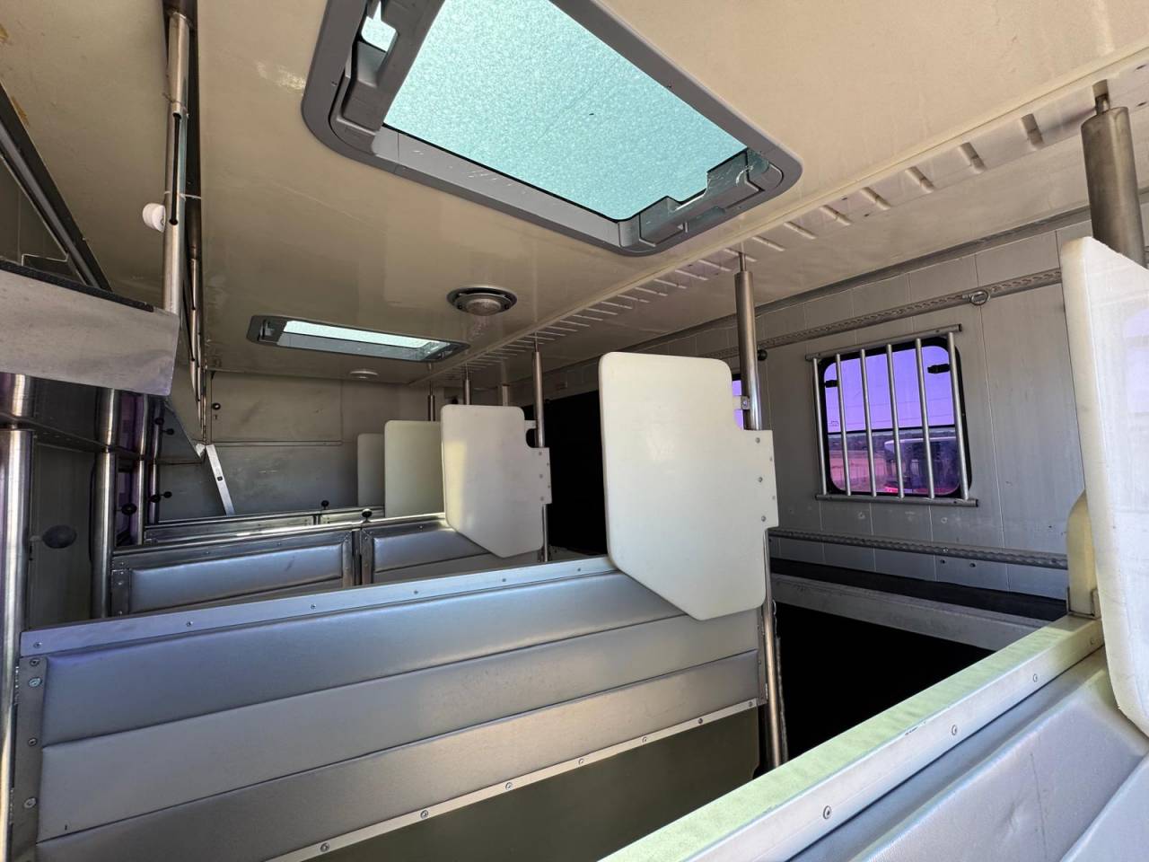 Zware paardenvrachtwagen (groot rijbewijs) Iveco STX 2007 Tweedehands