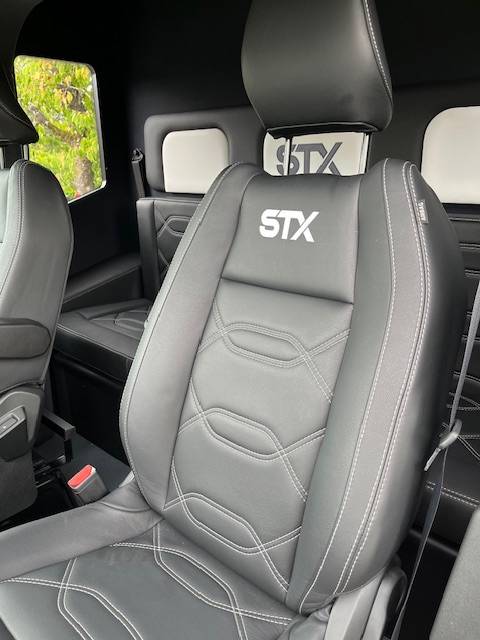 Kleine paardenvrachtwagen (B rijbewijs) STX Master 2025 2025 Nieuw