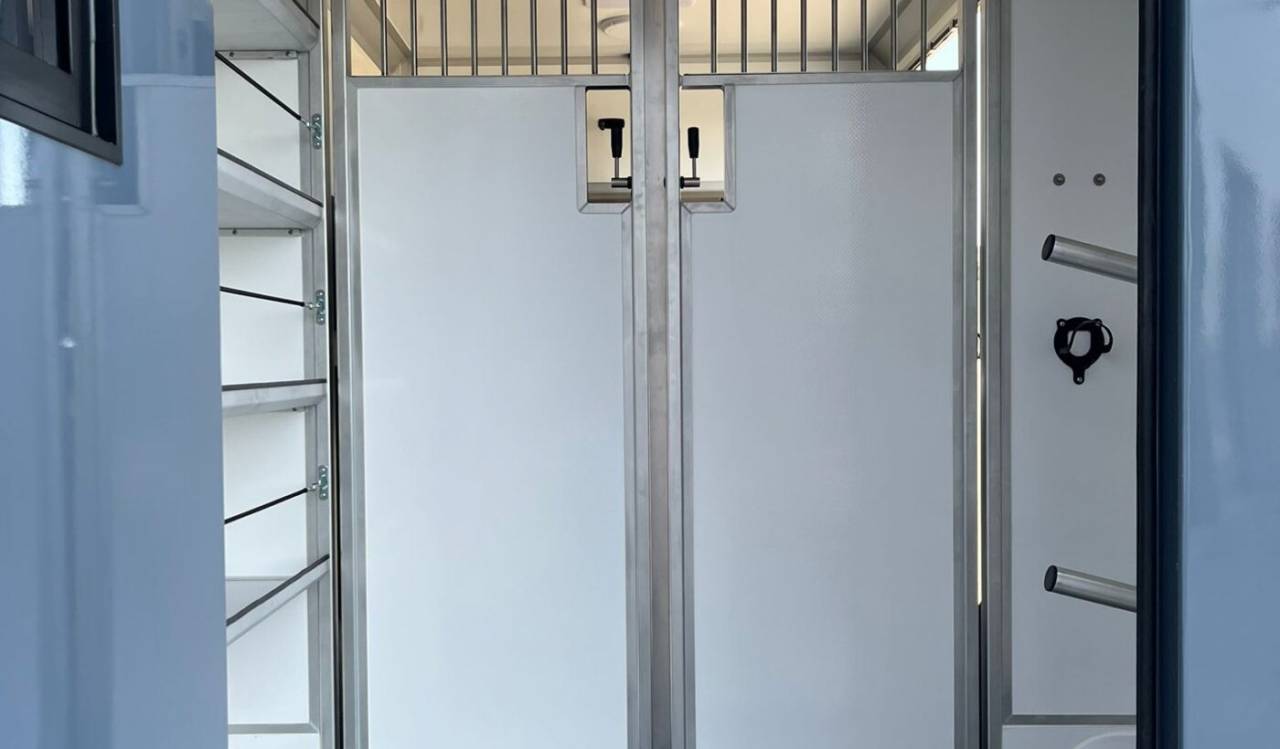 Kleine paardenvrachtwagen (B rijbewijs) STX Master 2025 2025 Nieuw