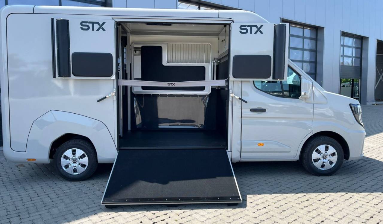 Kleine paardenvrachtwagen (B rijbewijs) STX Master 2025 2025 Nieuw