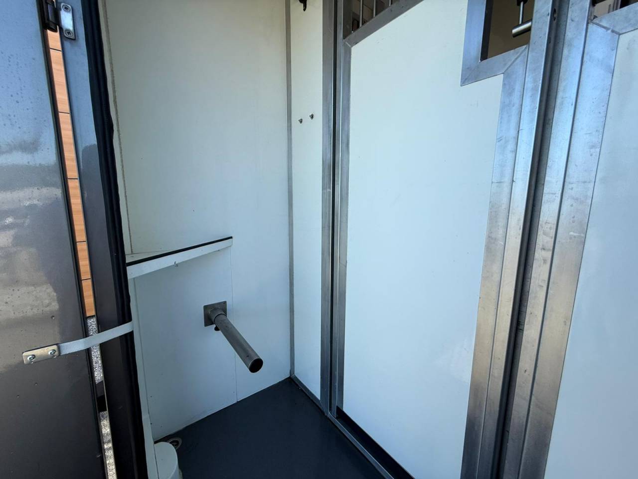 Kleine paardenvrachtwagen (B rijbewijs) STX STALLE 5 PLACES 165CH 2015 Tweedehands