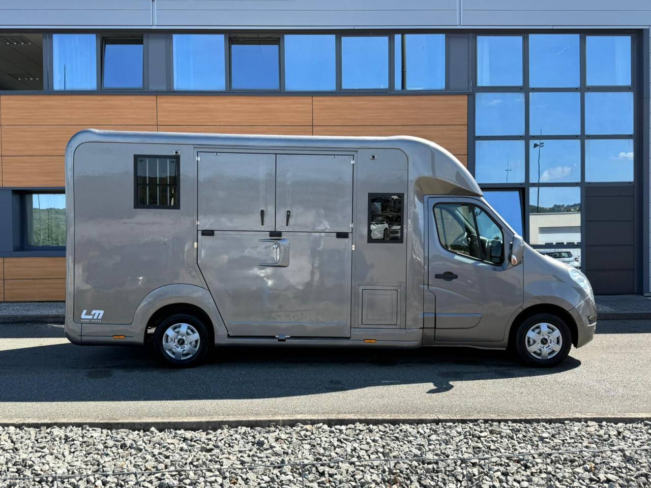 Kleine paardenvrachtwagen (B rijbewijs) STX STALLE 5 PLACES 165CH 2015 Tweedehands