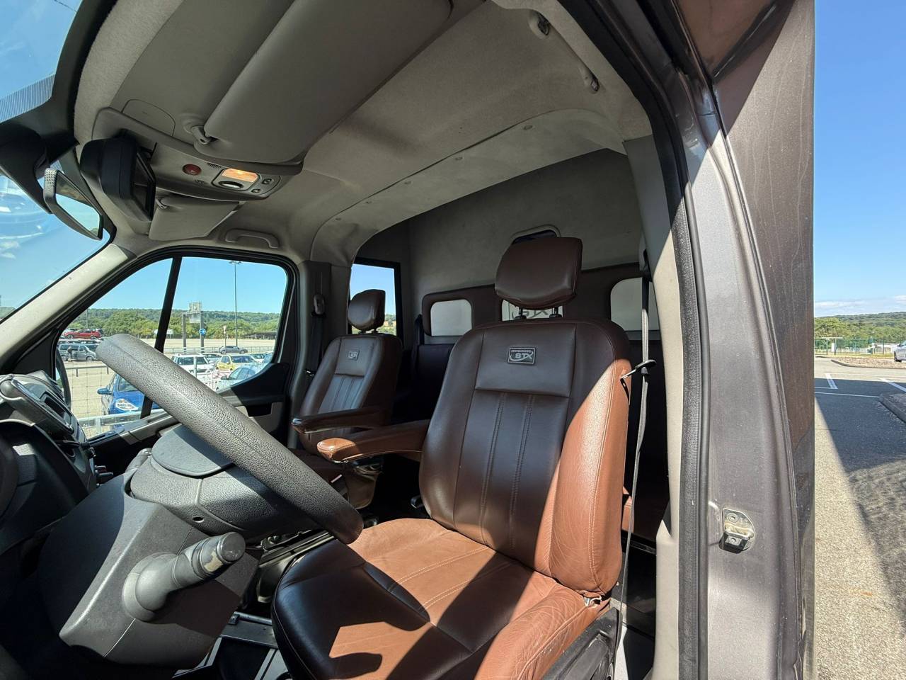 Kleine paardenvrachtwagen (B rijbewijs) STX STALLE 5 PLACES 165CH 2015 Tweedehands