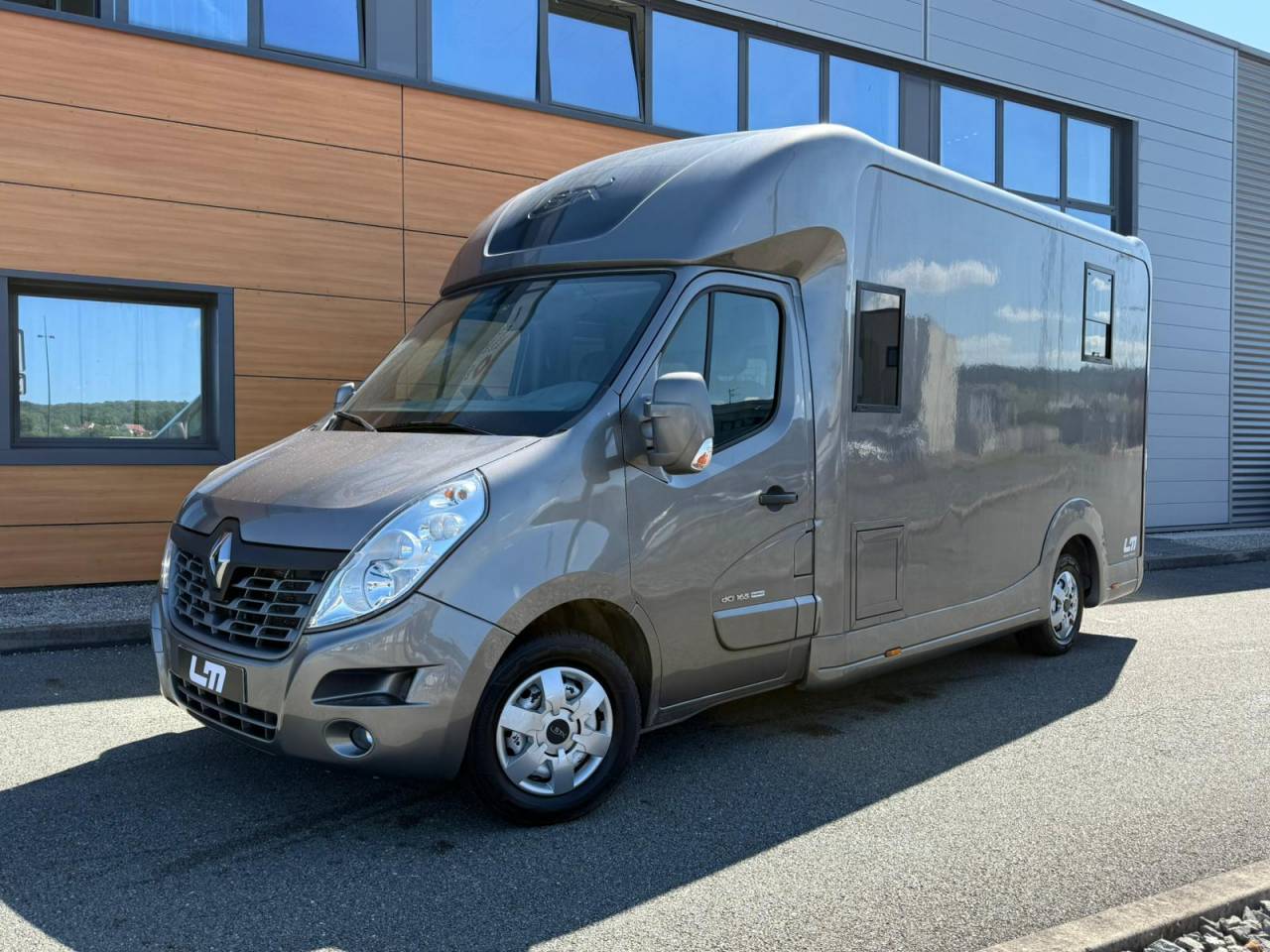 Kleine paardenvrachtwagen (B rijbewijs) STX STALLE 5 PLACES 165CH 2015 Tweedehands