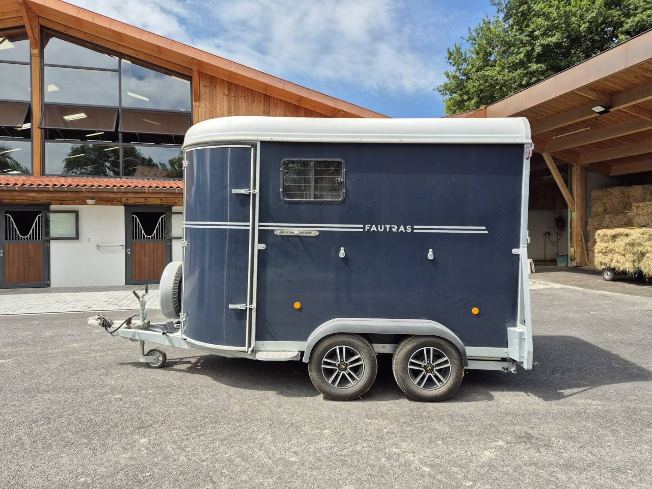 Paardentrailers Fautras Oblic trophé Stall 2 Paarden 2024 Tweedehands