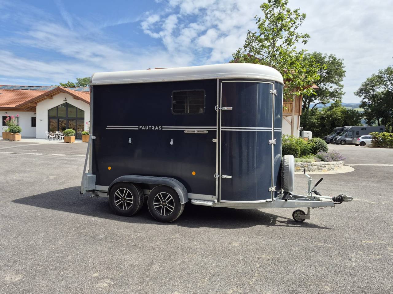 Paardentrailers Fautras Oblic trophé Stall 2 Paarden 2024 Tweedehands