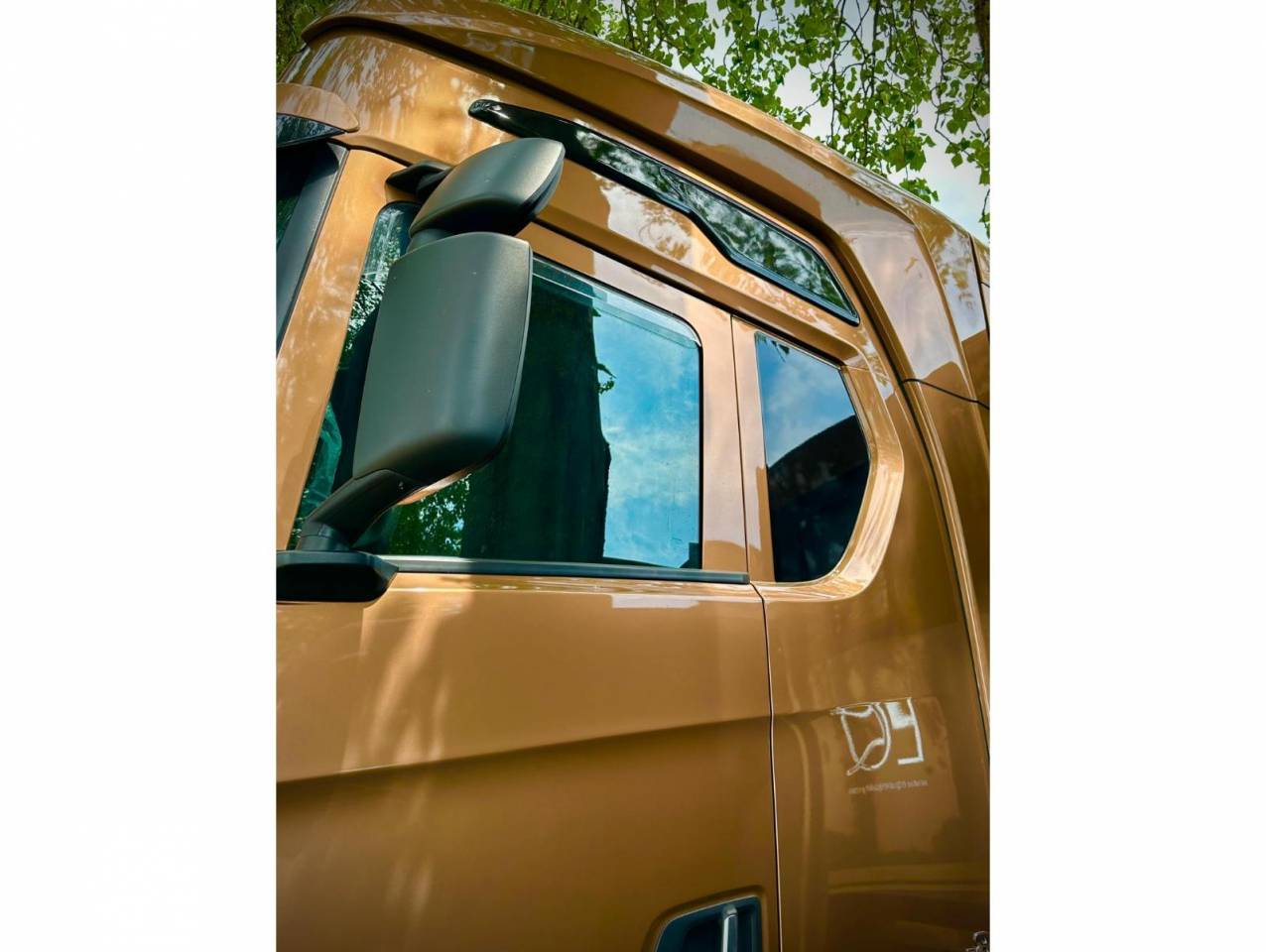 Kleine paardenvrachtwagen (B rijbewijs) Scania EQ S530 2025 Nieuw