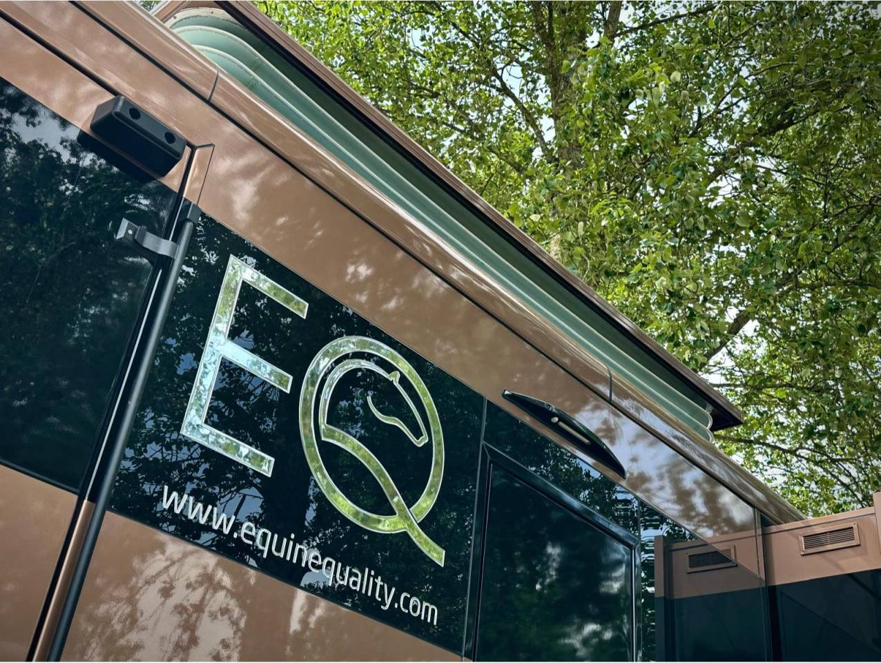 Kleine paardenvrachtwagen (B rijbewijs) Scania EQ S530 2025 Nieuw