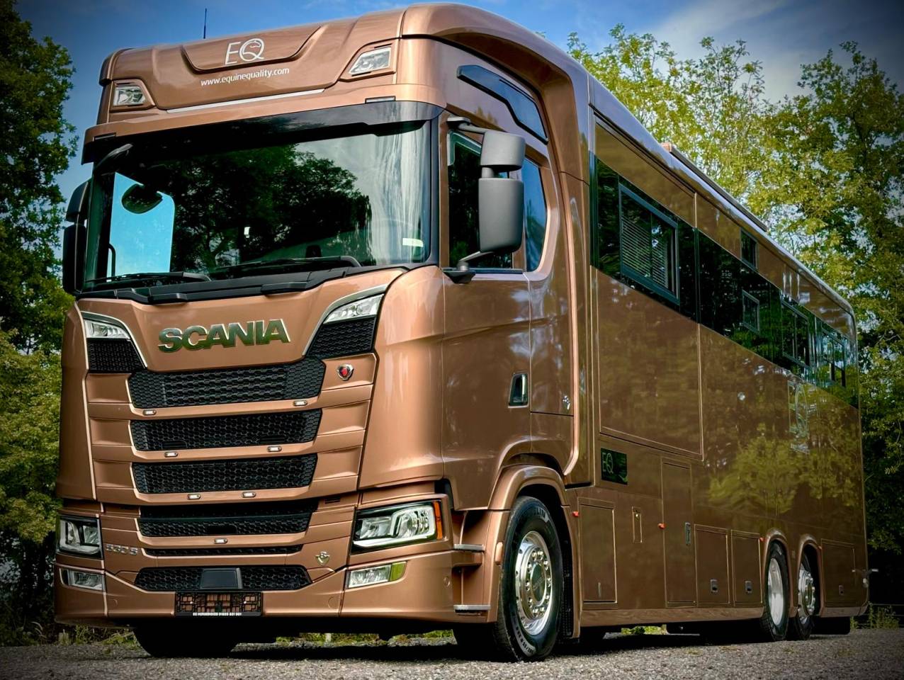 Kleine paardenvrachtwagen (B rijbewijs) Scania EQ S530 2025 Nieuw