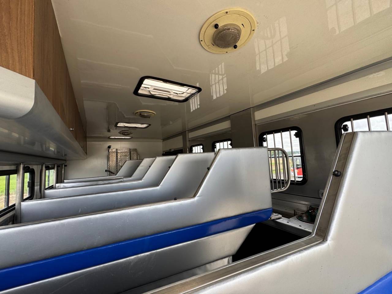 Zware paardenvrachtwagen (groot rijbewijs) Man AK 2007 Tweedehands