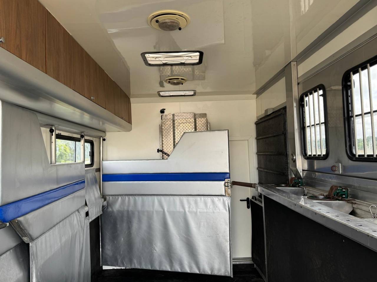 Zware paardenvrachtwagen (groot rijbewijs) Man AK 2007 Tweedehands