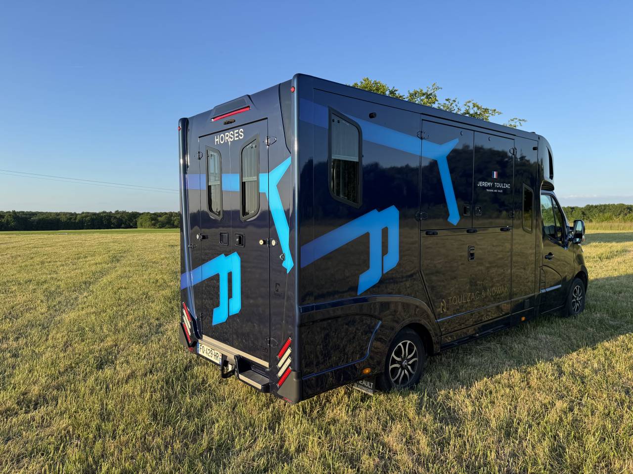 Kleine paardenvrachtwagen (B rijbewijs) Theault Proteo Switch 5 places 2020 Tweedehands