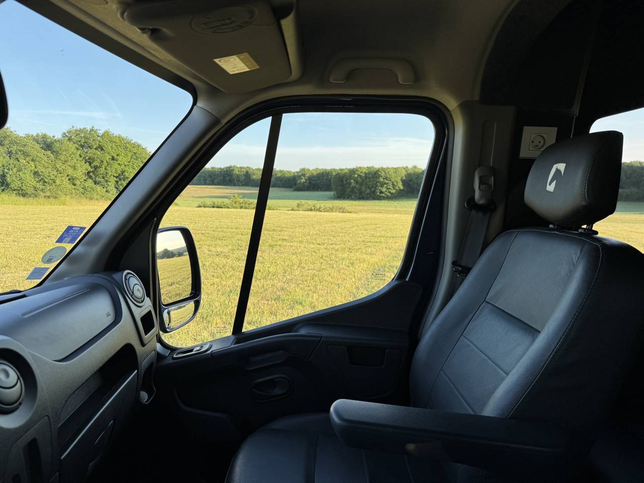 Kleine paardenvrachtwagen (B rijbewijs) Theault Proteo Switch 5 places 2020 Tweedehands