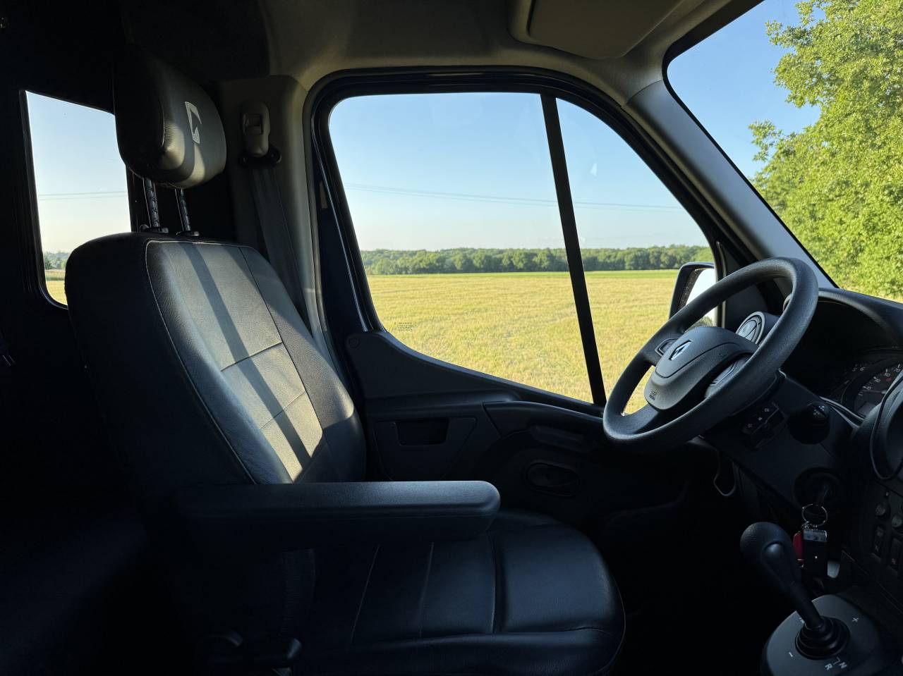 Kleine paardenvrachtwagen (B rijbewijs) Theault Proteo Switch 5 places 2020 Tweedehands