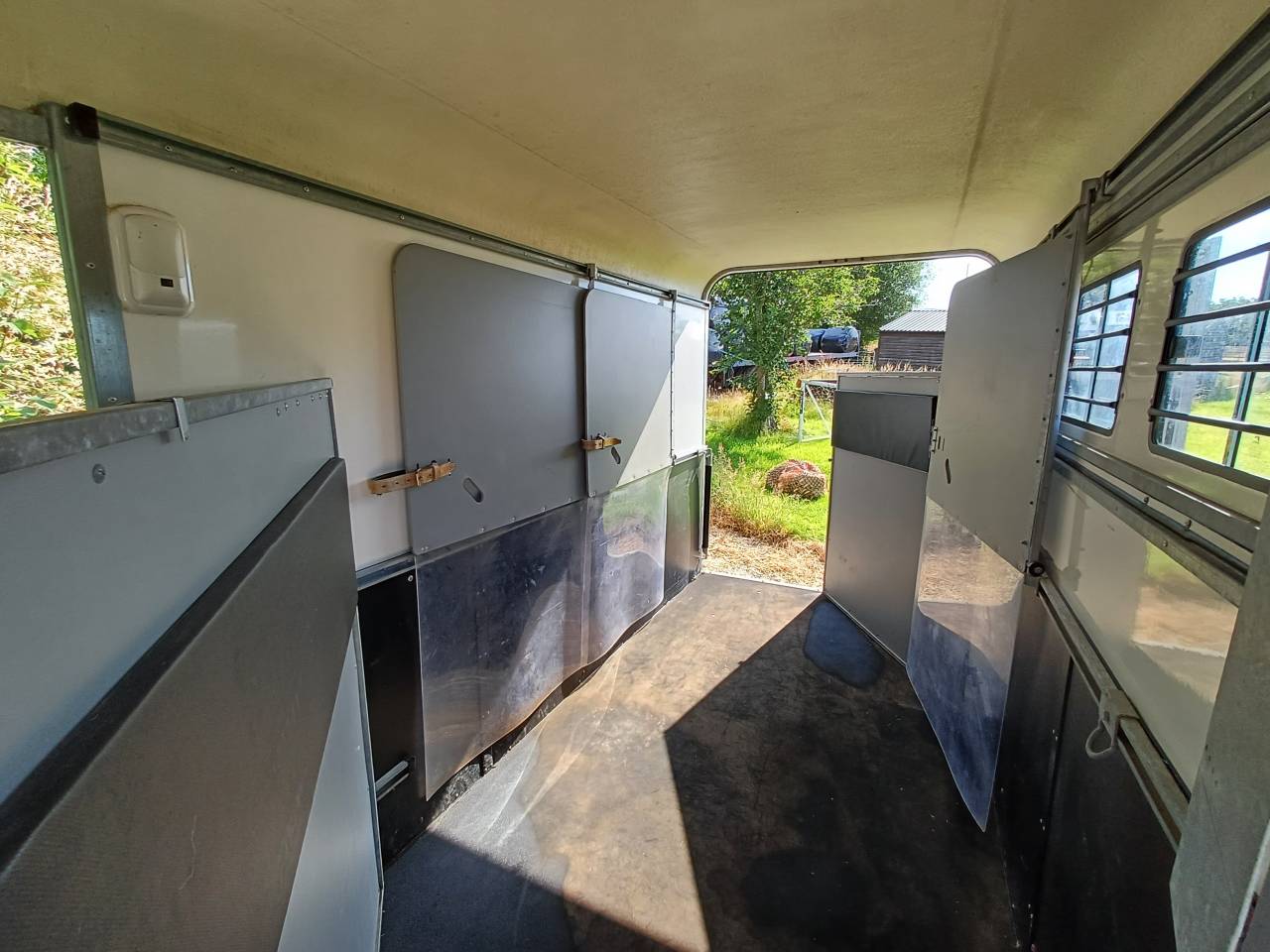 Paardentrailers Fautras Oblic + 3 3 Paarden 2014 Tweedehands