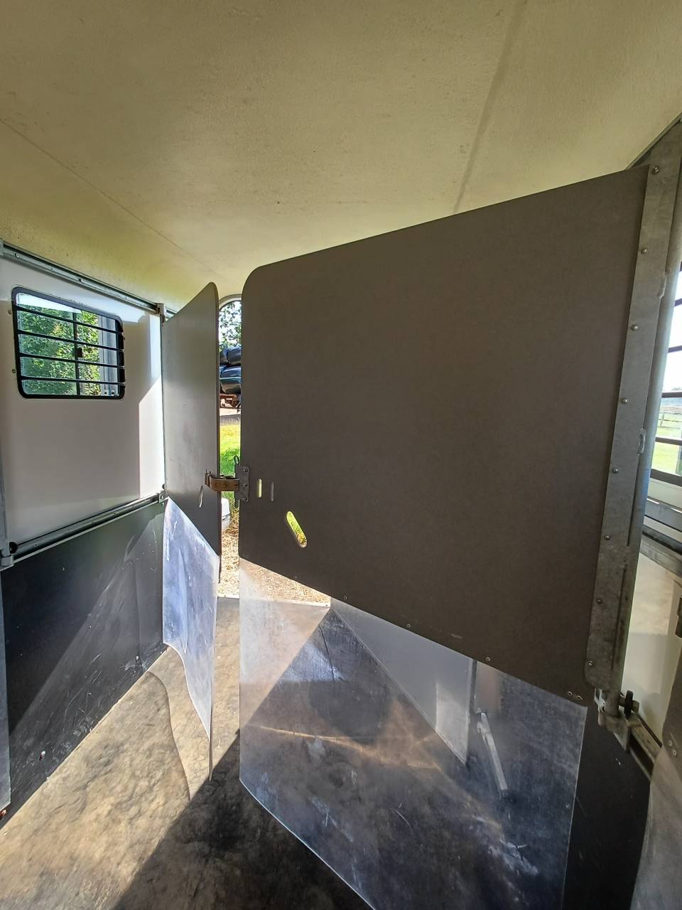 Paardentrailers Fautras Oblic + 3 3 Paarden 2014 Tweedehands