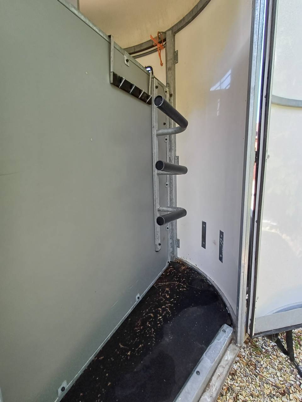 Paardentrailers Fautras Oblic + 3 3 Paarden 2014 Tweedehands