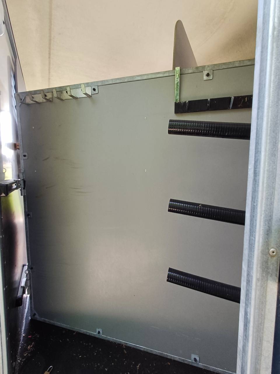 Paardentrailers Fautras Oblic + 3 3 Paarden 2014 Tweedehands