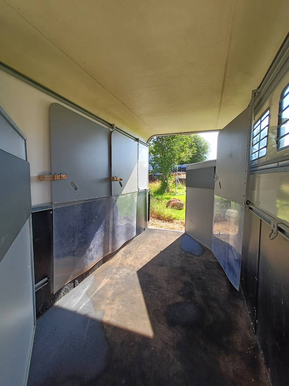 Paardentrailers Fautras Oblic + 3 3 Paarden 2014 Tweedehands