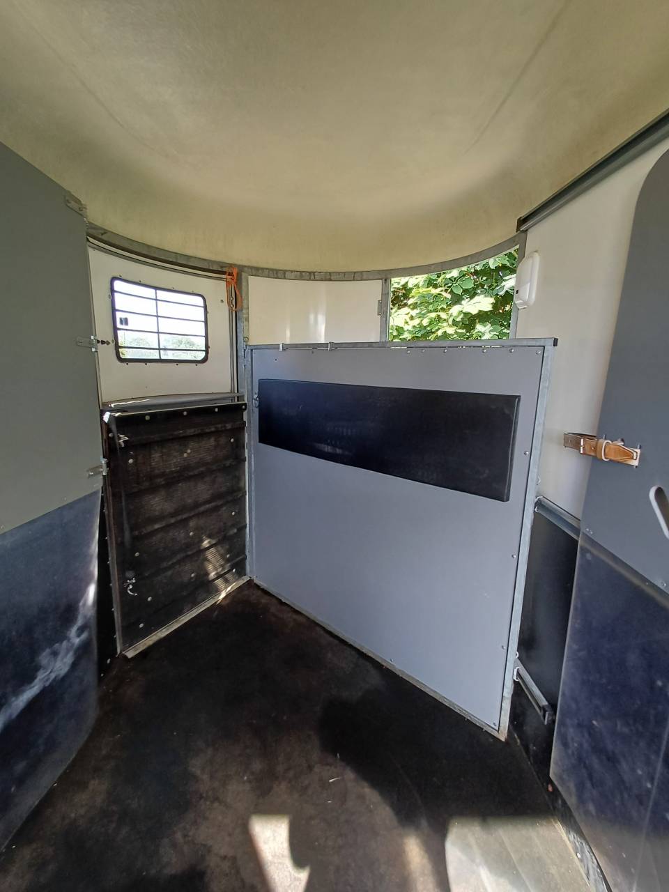 Paardentrailers Fautras Oblic + 3 3 Paarden 2014 Tweedehands