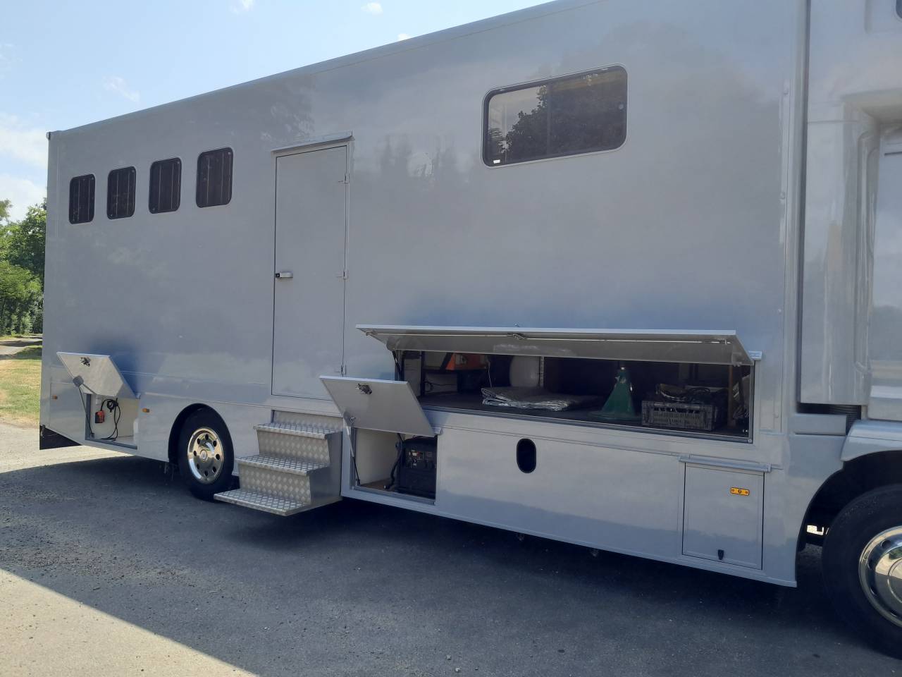 Zware paardenvrachtwagen (groot rijbewijs) Man  2017 Tweedehands