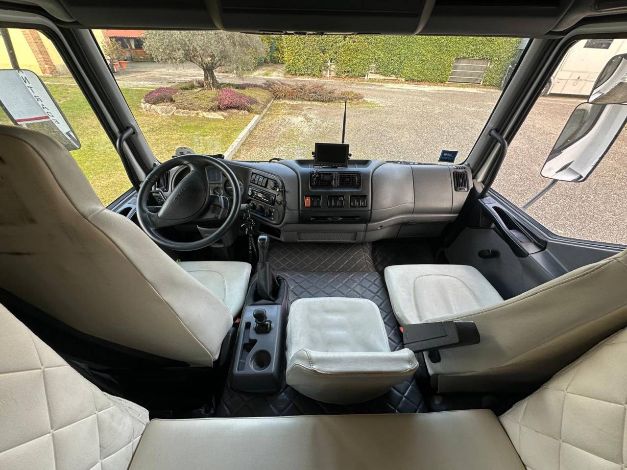 Zware paardenvrachtwagen (groot rijbewijs) Daf pop out  2003 Tweedehands