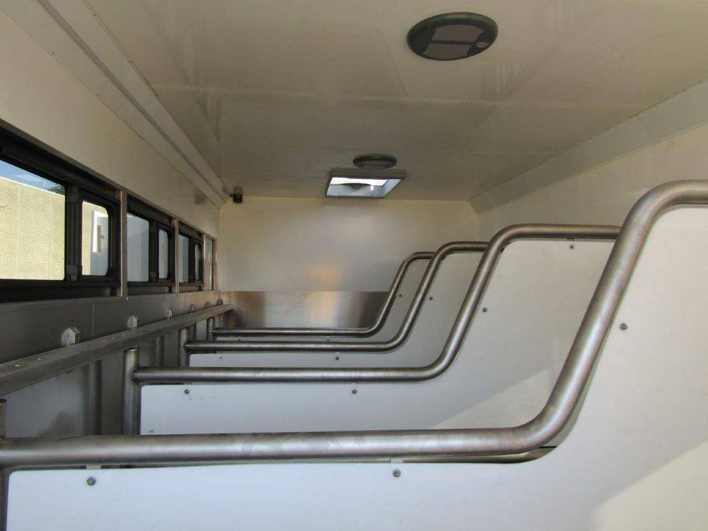 Zware paardenvrachtwagen (groot rijbewijs) Iveco pop et push out  2007 Tweedehands